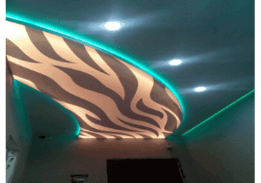 Натяжной потолок в прихожей